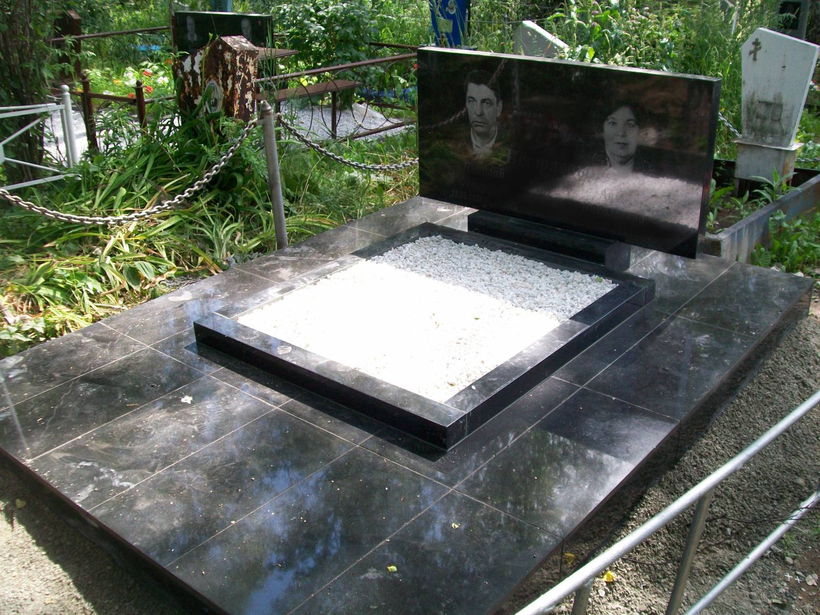 Мраморная плита на могилу